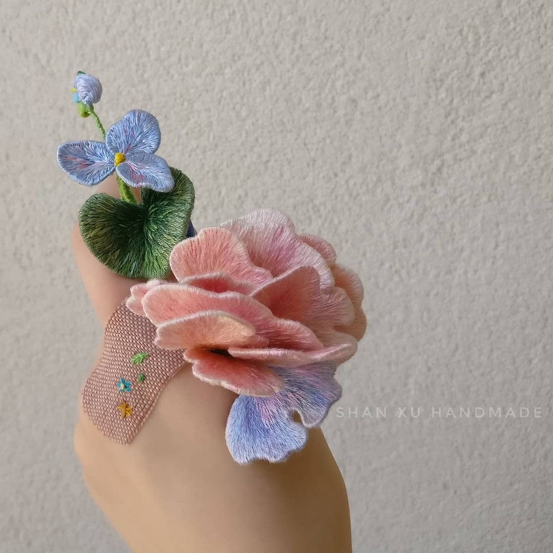 Stumpwork Embroidery Techniques: 3D Ornaments by Shan Xu